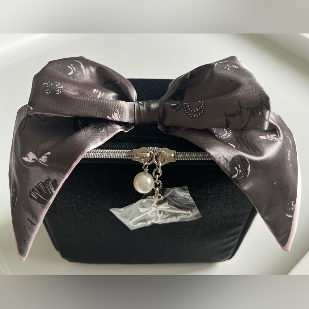 Jill Stuart 2015 Christmas Coffret Makeup Pouch Only